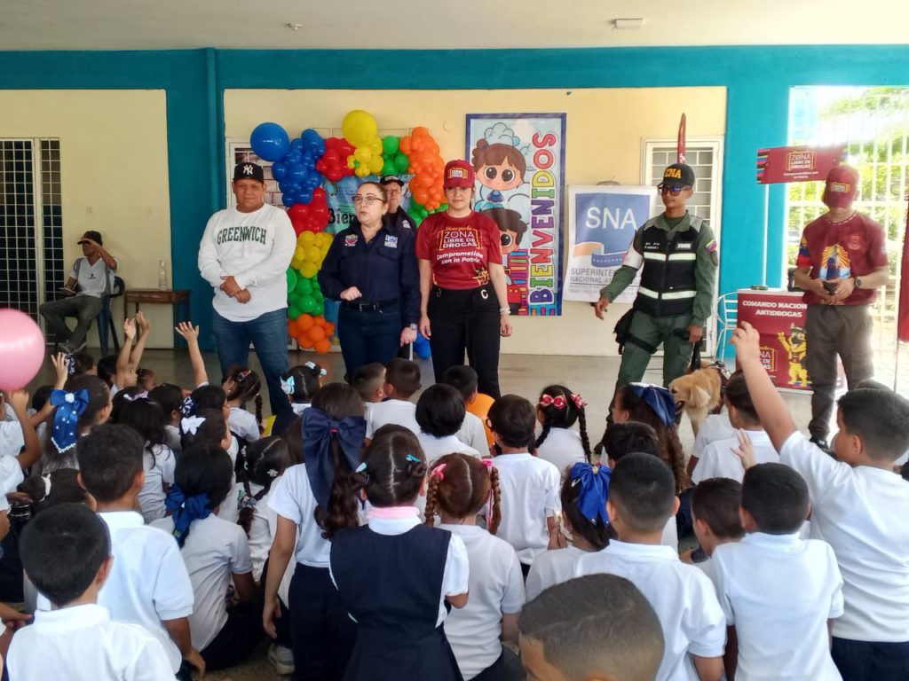 Gobernación del Zulia y Frente Preventivo dan la bienvenida al nuevo periodo escolar con un abordaje en la E.B.N. San Francisco 2 1000949689