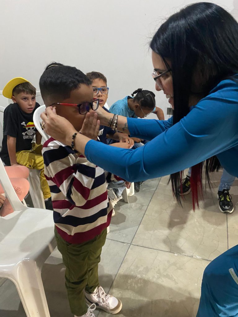Alcaldía de Maracaibo entregó 21 lentes correctivos a niños y niñas en edad escolar 3 1000953214