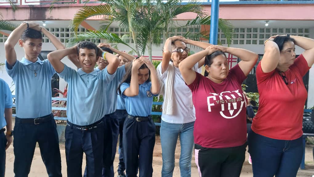 Realizado simulacro nacional de protección civil en el Complejo Educativo José Ángel Meza Verde 3 1000967638