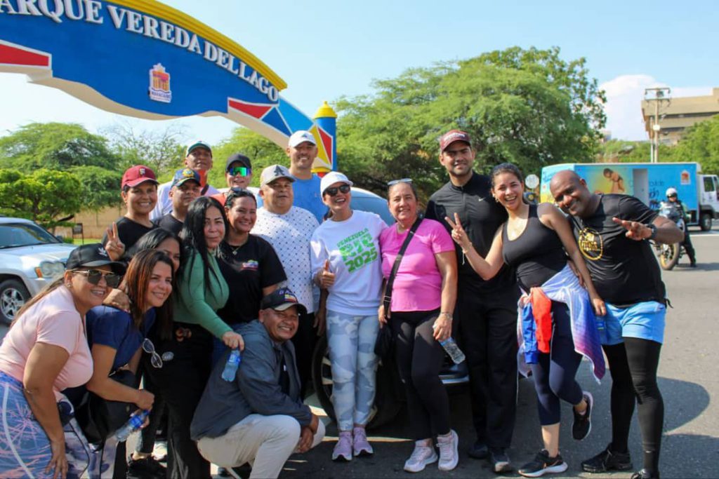 Recreación y salud animan a los participantes de la ciclovía en Maracaibo 2 1000970771