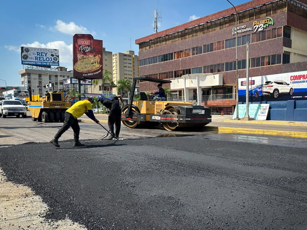 Avanza rehabilitación de la avenida Las Delicias tras instalación de 950 toneladas de asfalto 2 1000973307