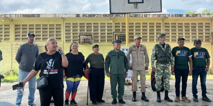 Comunas de Maracaibo se entrenan para la defensa integral de la nación 1 IMG 20250921 WA0024