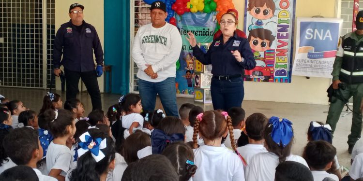 Gobernación del Zulia y Frente Preventivo dan la bienvenida al nuevo periodo escolar con un abordaje en la E.B.N. San Francisco 1 IMG 20250922 WA0189