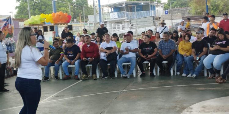 85 jóvenes comuneros reciben microfinanciamientos de proyectos aprobados en consulta popular 1 IMG 20250929 WA0127