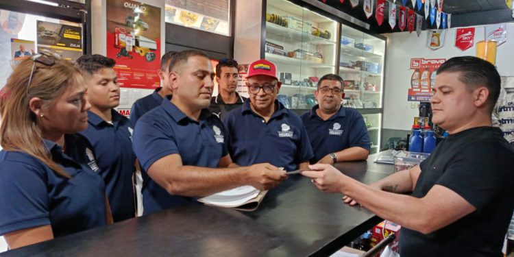 <br>Sedebat visitó más de 130 establecimientos comerciales durante Jornada de Concientización Tributaria en El Caujaro 1 IMG 20250929 WA0216