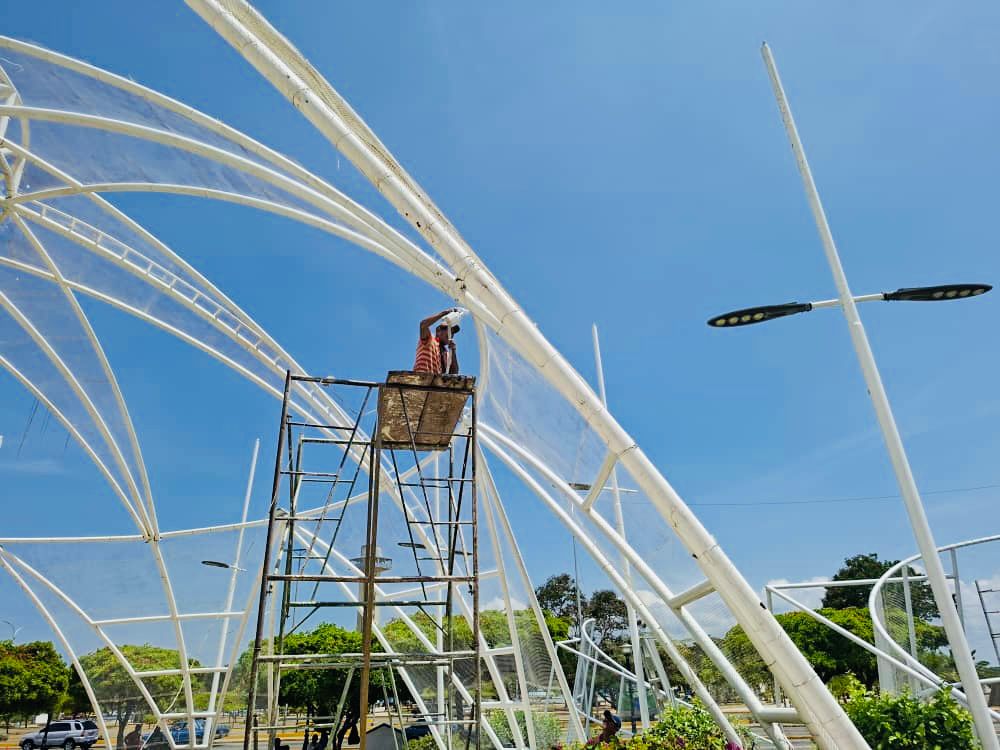 Llegó la Navidad a Maracaibo: inicia montaje e iluminación en preparación para encendido de Bella Vista 2 1000996833