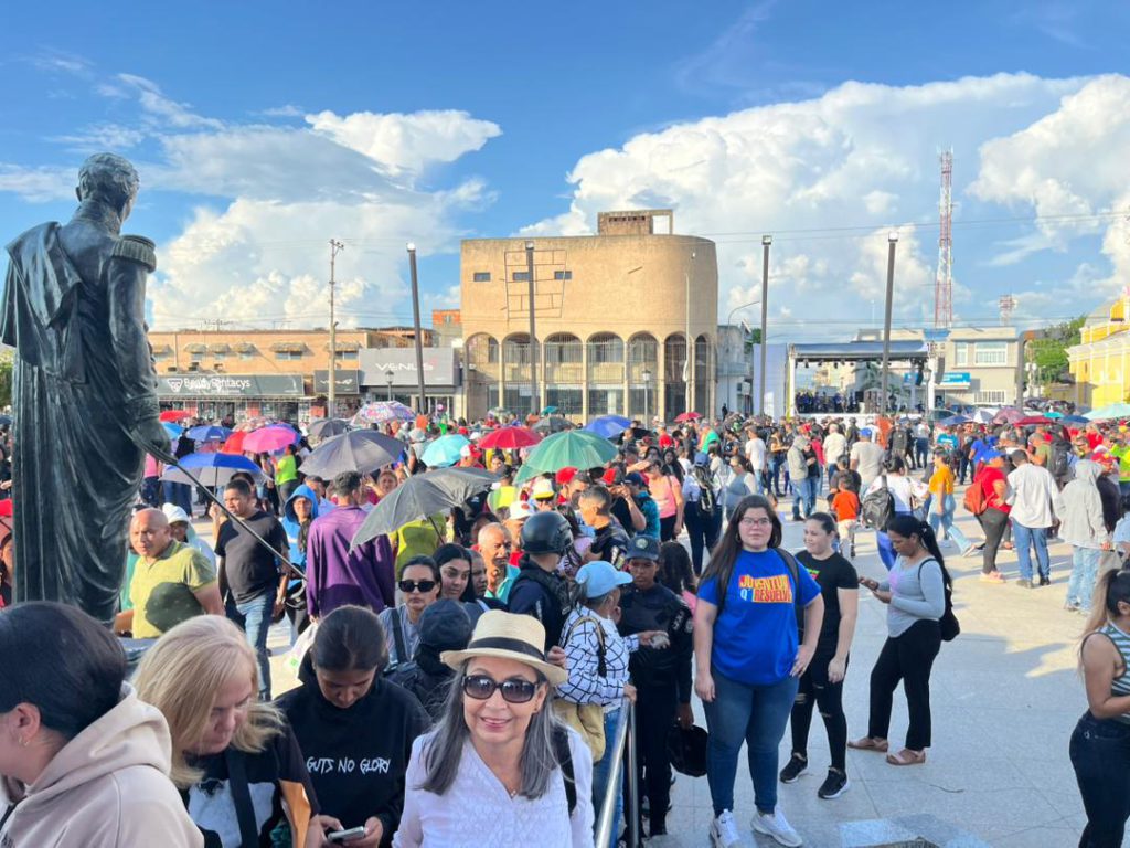 <br>Con masiva concurrencia se desarrolló la concentración "Ganemos la paz y defendamos la Vida" en Cabimas 3 1001001271