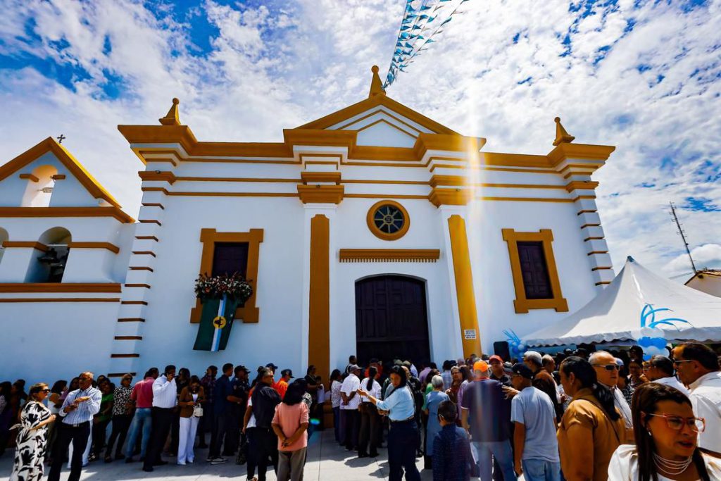 Gobernador Caldera acompaña a Rosario de Perijá en la festividad de su patrona, la Virgen del Rosario 3 1001004931