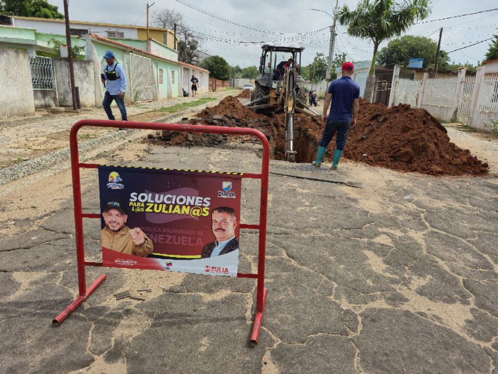 Realizan sustitución de colector de aguas servidas en la parroquia Domitila Flores de San Francisco 2 1001007977