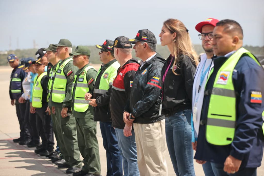 Emotivo retorno: Niña secuestrada por EEUU regresa a Venezuela en el vuelo 76 3 1001017634