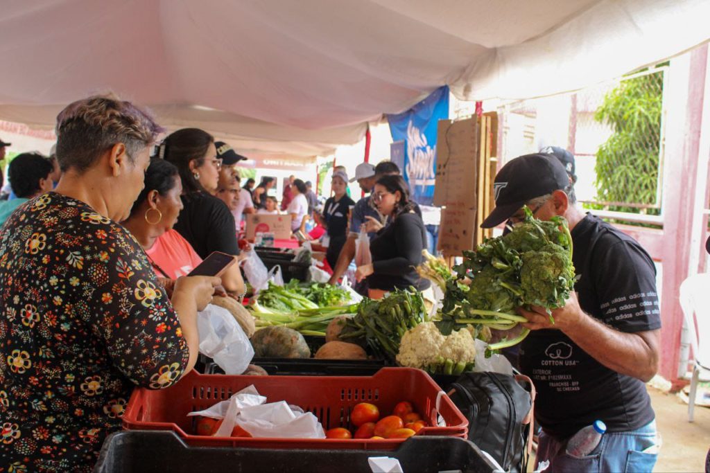 Mercado Popular de la Alcaldía de Maracaibo expendió más de 7 toneladas de alimentos en La Chamarreta 2 1001020031