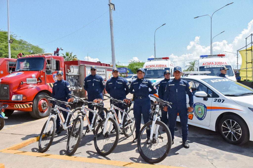 Dotados con nuevos equipos Bomberos de San Francisco y funcionarios de Polisur 2 1001027201