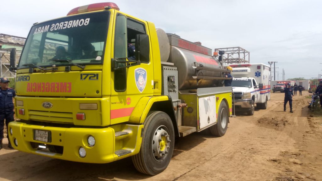 Controlado incendio en Campo Palmarejo con equipos bomberiles de PDVSA y municipio Mara 2 1001043771