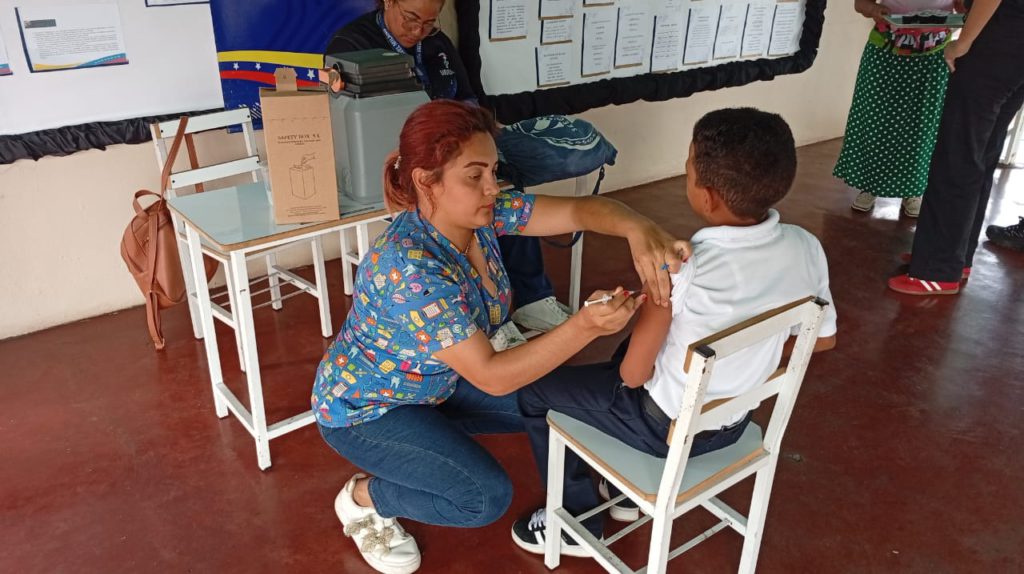 IPASME llevó atención integral a "Escuela Básica Pedro Máximo Campos" de Maturín 3 1001053334
