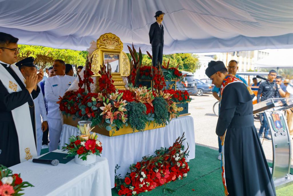 La Chinita inicia procesión lacustre para reencontrarse con sus hijos de los pueblos costeros del Zulia 3 1001066797