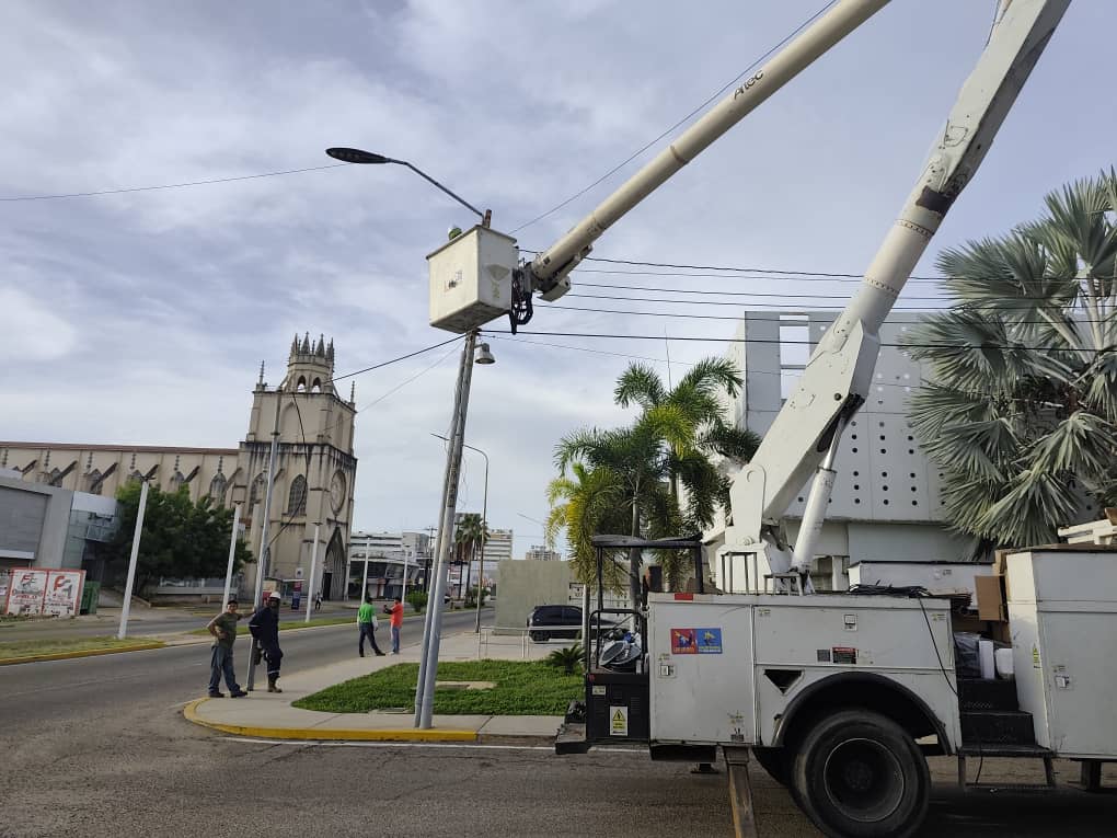Rehabilitación y sustitución de lámparas en avenida Bella Vista para optimizar servicio eléctrico 2 1001074853