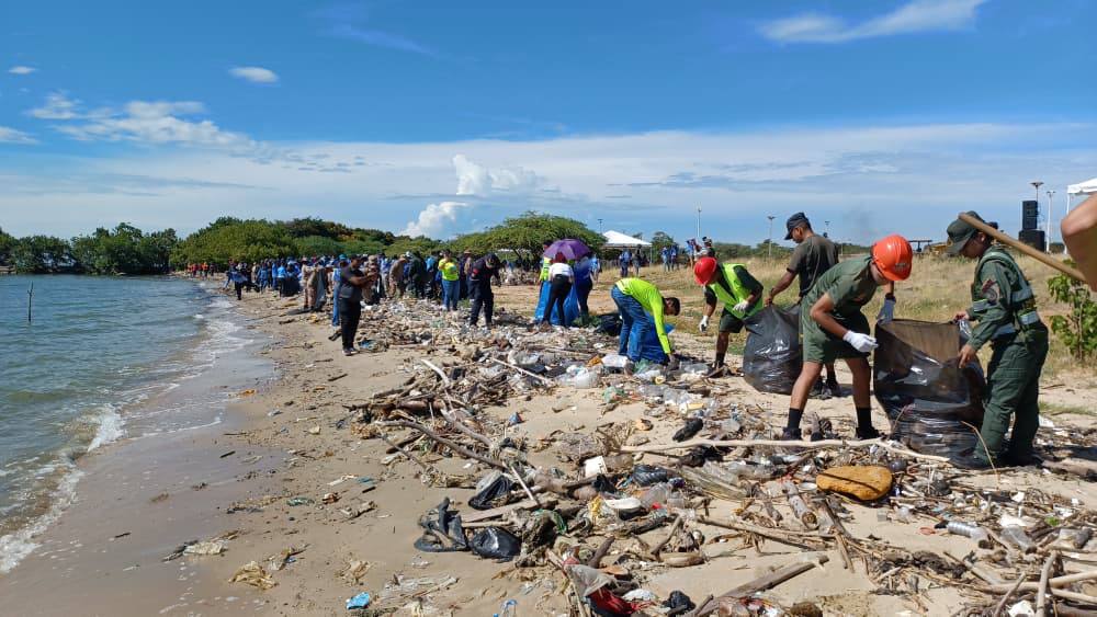 Más de 394 mil toneladas de desechos sólidos retirados del Lago de Maracaibo 4 1001077829