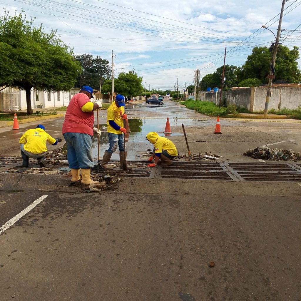 Activado Plan de Limpieza de Drenajes en Maracaibo para evitar inundaciones ante recientes lluvias 3 1001079345