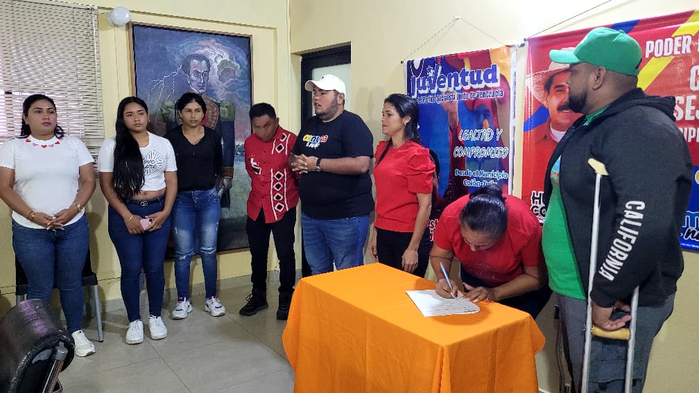 Alcaldía del Municipio Colón refuerza la planificación comunal con firma de actas y convenios para la juventud 2 1001082782
