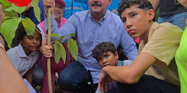 Con la siembra de más de 7 mil árboles el Zulia participa en la Jornada Nacional de Reforestación 1 IMG 20251008 WA02031