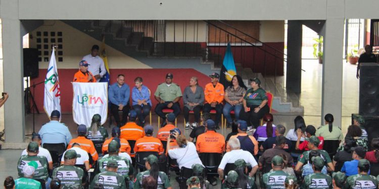 Alcaldía Bolivariana de Maracaibo juramentó primeras brigadas de prevención de riesgos 1 IMG 20251008 WA0236