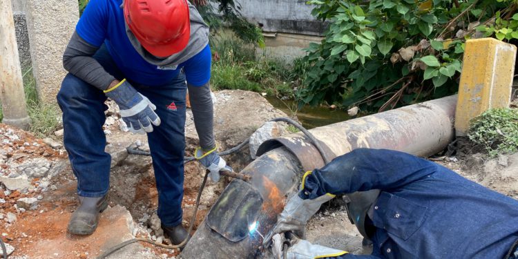 Gestión municipal corrije fuga de gas que afectaba la distribución del servicio en cinco parroquias de Maracaibo 1 IMG 20251009 WA0319