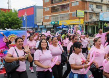 Mujeres del oeste de Maracaibo marcharon para promover prevención del cáncer de mama 4 IMG 20251018 WA0118
