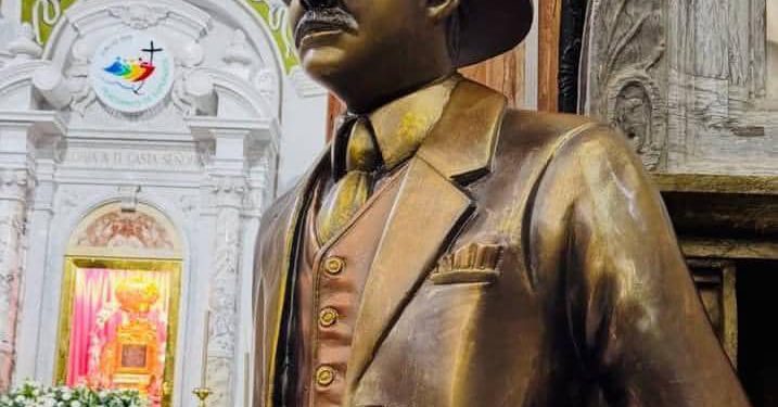 Alcalde Giancarlo Di Martino recibe la imagen de San Dr. José Gregorio Hernández en la Basílica 1 IMG 20251018 WA0168