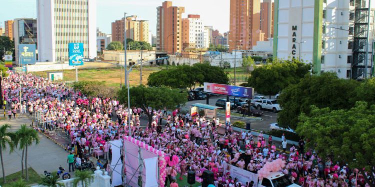 Alcaldía de Maracaibo participó activamente en la 25° Caminata por la Vida de FAMAC 1 IMG 20251019 WA0147