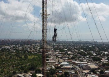 Inician trabajos de mantenimiento del Ángel de Amparo icono de la zulianidad 3 IMG 20251022 WA0210