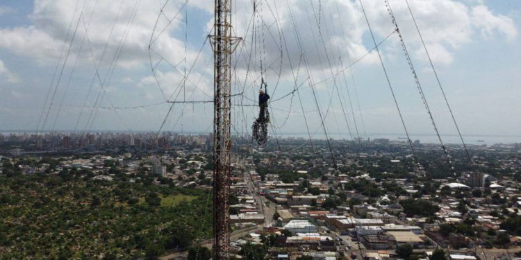 Inician trabajos de mantenimiento del Ángel de Amparo icono de la zulianidad 1 IMG 20251022 WA0210