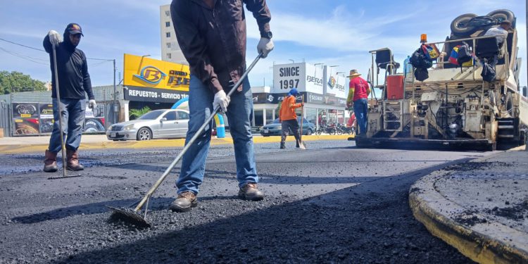 Culminó rehabilitación de la avenida Las Delicias con 5.600 toneladas de asfalto 1 IMG 20251028 WA0122