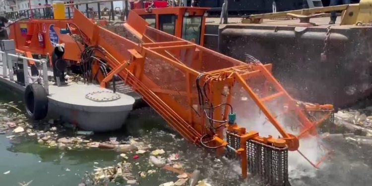 Más de 394 mil toneladas de desechos sólidos retirados del Lago de Maracaibo 1 IMG 20251030 WA02721