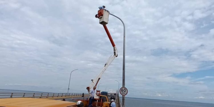 Inicia instalación de dos mil luminarias en vías zulianas 1 IMG 20251030 WA0315