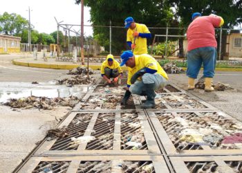 Activado Plan de Limpieza de Drenajes en Maracaibo para evitar inundaciones ante recientes lluvias 5 IMG 20251030 WA0415