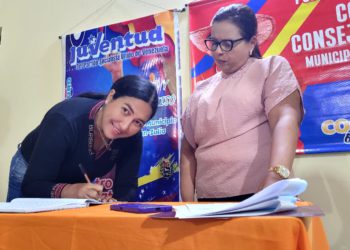 Alcaldía del Municipio Colón refuerza la planificación comunal con firma de actas y convenios para la juventud 3 IMG 20251031 WA0146