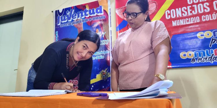 Alcaldía del Municipio Colón refuerza la planificación comunal con firma de actas y convenios para la juventud 1 IMG 20251031 WA0146