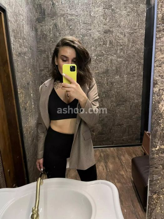 Как без стресса организовать встречу: где найти девушку по вызову