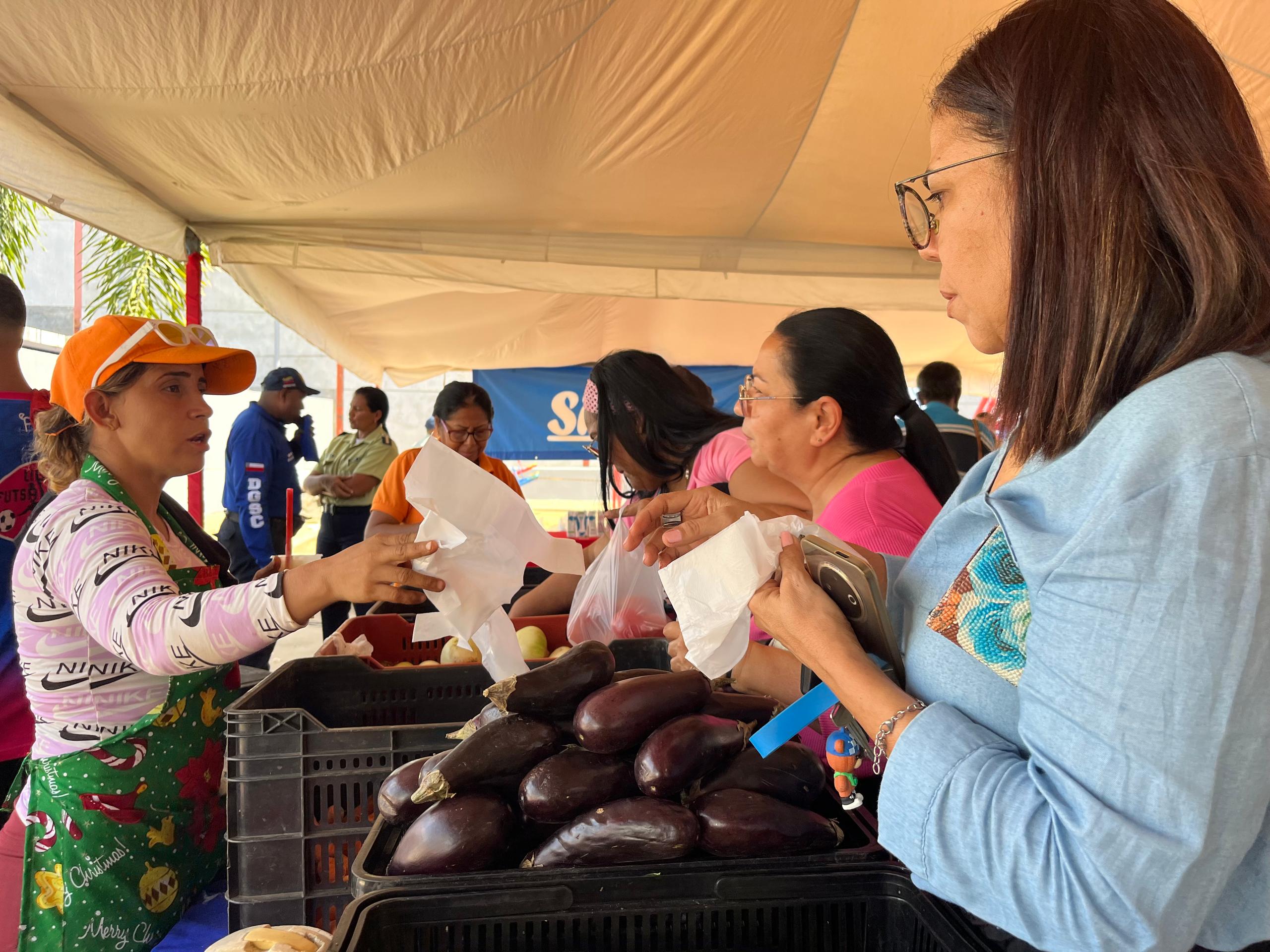 Más de 2 mil familias del oeste se beneficiaron del Mercado Popular de la Alcaldía de Maracaibo 2 1001087728