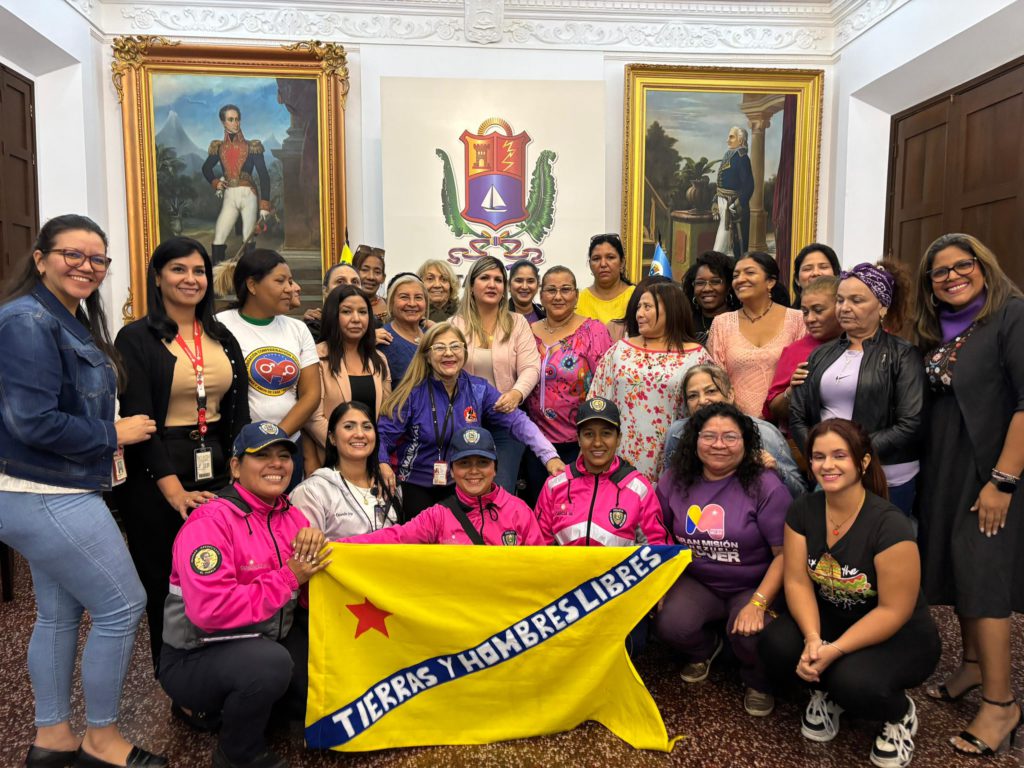 Zulia instala equipo promotor estadal de la Constituyente-capítulo Mujer 2 1001102730