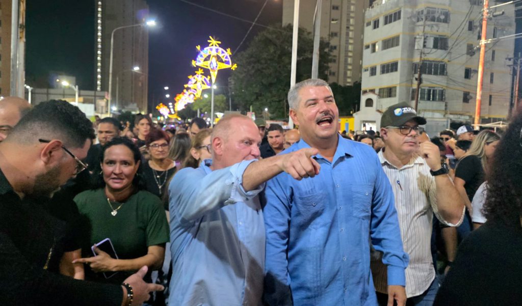 Marabinos colmaron Avenida Bella Vista en el encendido de la Feria de La Chinita 4 1001106623