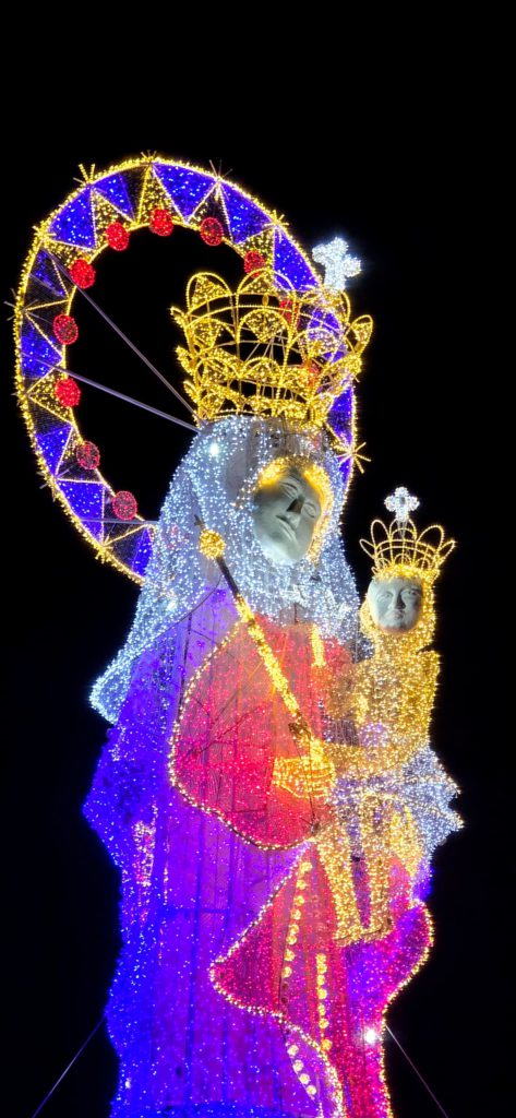 Marabinos colmaron Avenida Bella Vista en el encendido de la Feria de La Chinita 3 1001106624