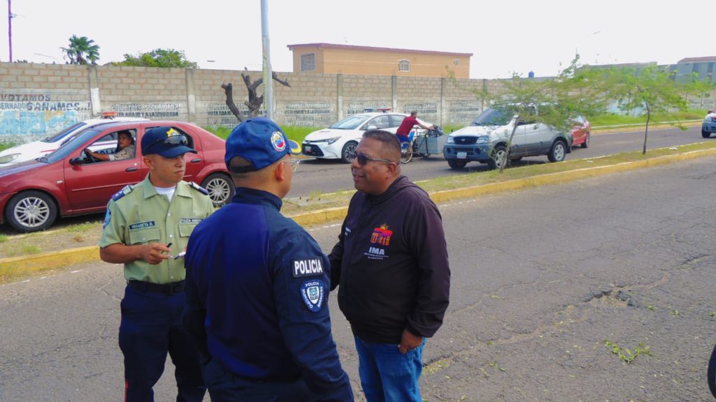 Sin contemplacionones!<br>Detienen a hombre por arrojar basura en espacio público de Maracaibo 2 1001127907