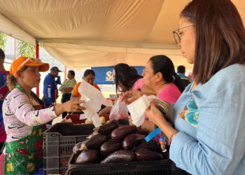 Más de 2 mil familias del oeste se beneficiaron del Mercado Popular de la Alcaldía de Maracaibo 3 IMG 20251101 WA0095