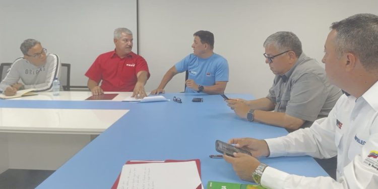 Autoridades del Gobierno Bolivariano coordinan acciones para favorecer a comunidades zulianas 1 IMG 20251104 WA02231