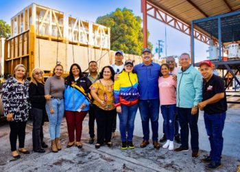 Gobierno Bolivariano consolida sistema eléctrico del Zulia con la entrega de 500 transformadores de distribución 3 IMG 20251105 WA0497