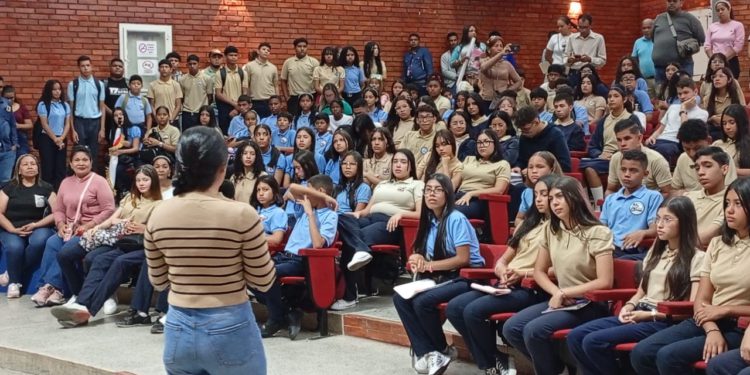 FEVEEM y OBE fortalecen el liderazgo estudiantil en encuentro con autoridades de Monagas 1 IMG 20251106 WA0051