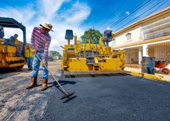 En Zulia activan tres frentes de asfaltado con 15.670 toneladas en municipios San Francisco y Maracaibo 3 IMG 20251114 WA0063