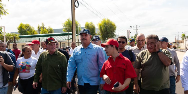 Autoridades del Zulia despliegan plan de asfaltado en San Jacinto 1 IMG 20251114 WA0075