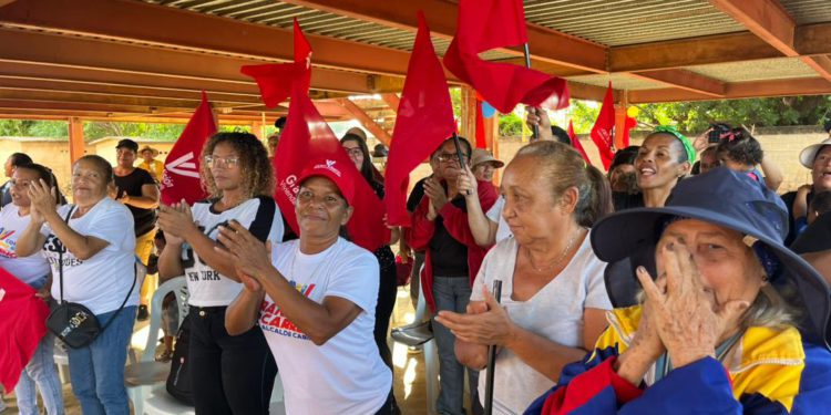 Unas 6 mil familias de 20 sectores de Cabimas beneficiadas con documentos de Comités de Tierras Urbanas 1 IMG 20251114 WA0237